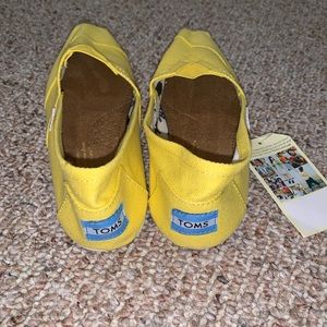 SOLD Toms SOLD